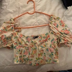 puff sleeve crop top